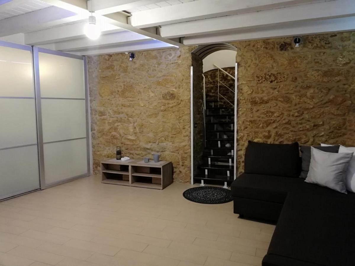 卡尔塔吉罗 Palazzo Sant'Elia酒店 外观 照片